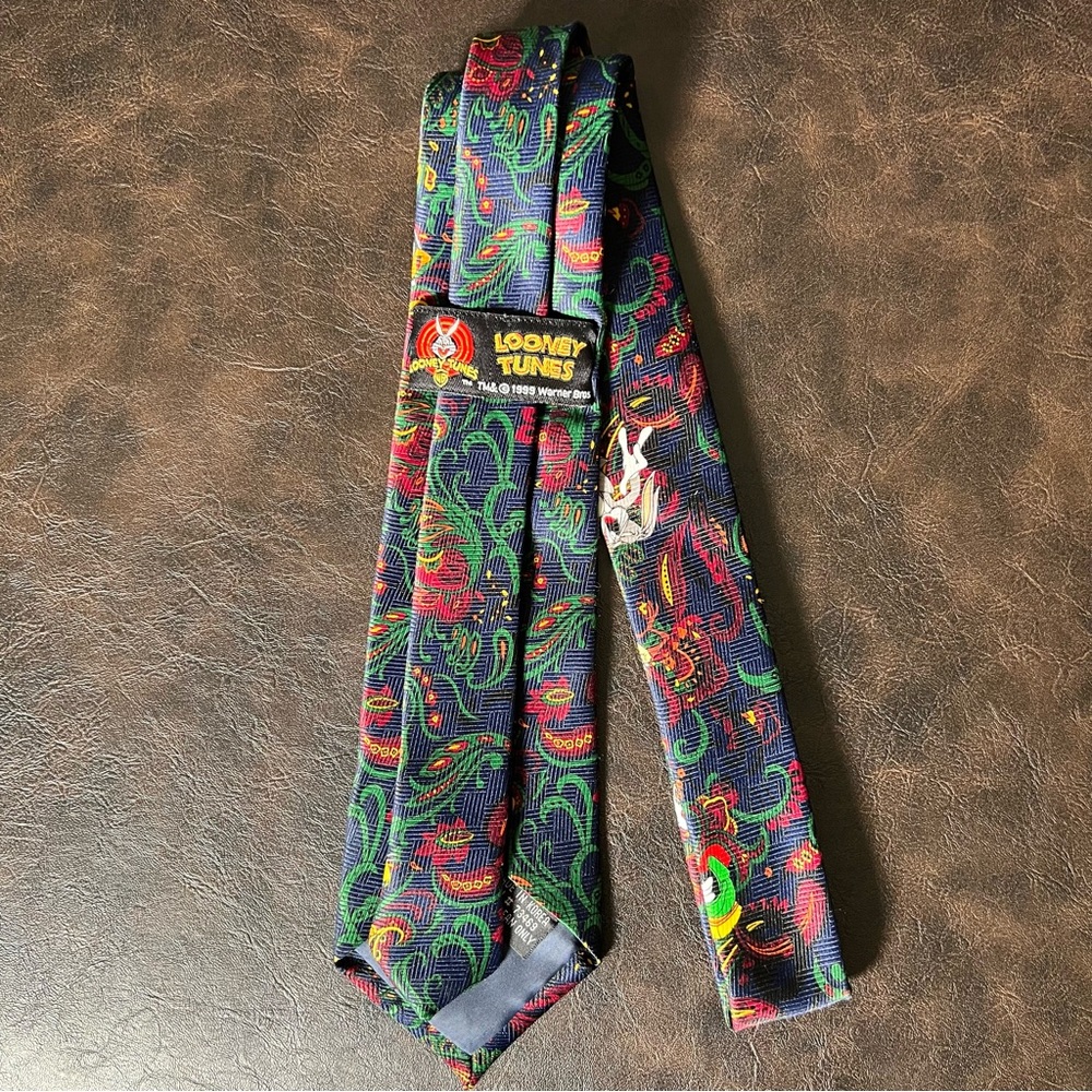 Vintage 1999 Looney Toons Tie